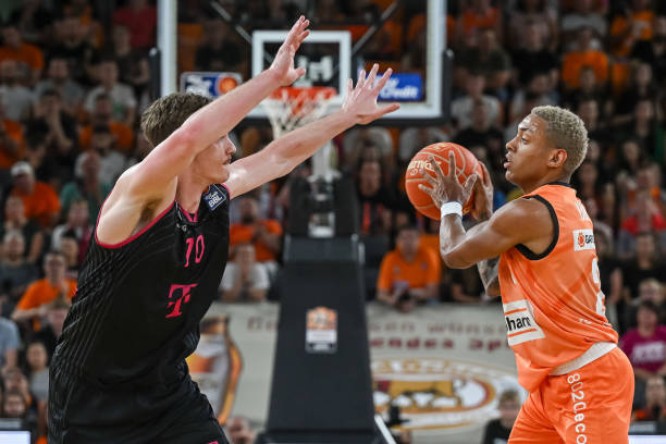 中场加强压 中场加强压